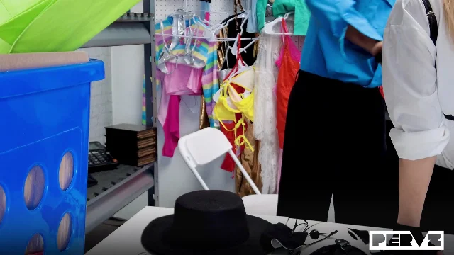 Preview of Shoplyfter Hannah Quinn XXX